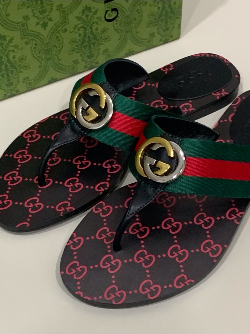 Gucci Authentic Women’s Black Red & Green GG Logo Thong Sandals